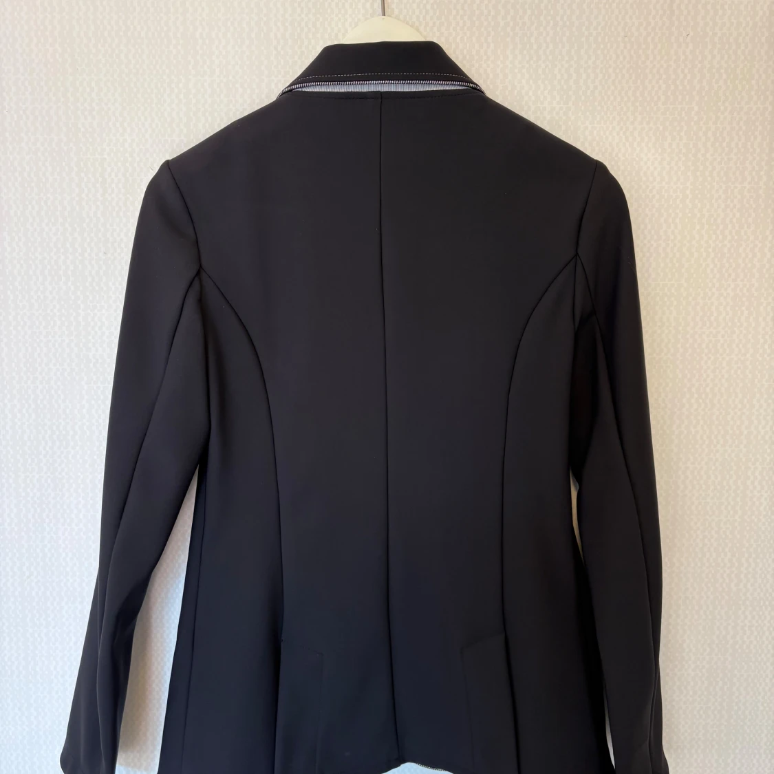 Svart tävlingskavaj - 2