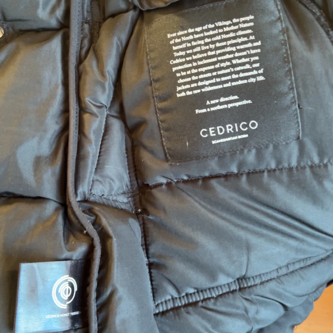 Svart pufferjacka från Cedrico XS - 4