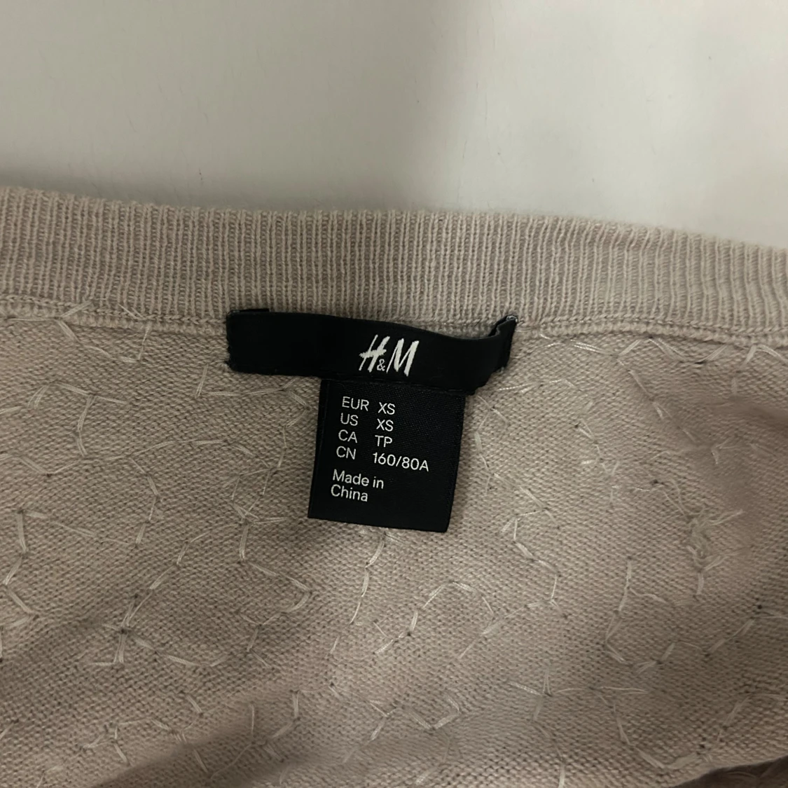 Glittrig beige tröja med paljetter - 4