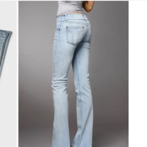 ljusblåa g-Rise jeans - Helt nya g-Rise jeans. Säljer dom för att jag beställde för små. Nypris: 1299kr. Storlek på sista bilden! Skriv om frågor ❤️❤️