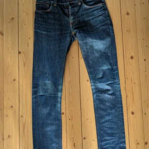 Grim tim nudie jeans sjuka fades nudie jeans - Modell e grim tim, W28-29 L32. Dry denim så fadar lätt