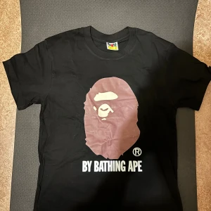 Bape t shirt - Oanvänd t shirt