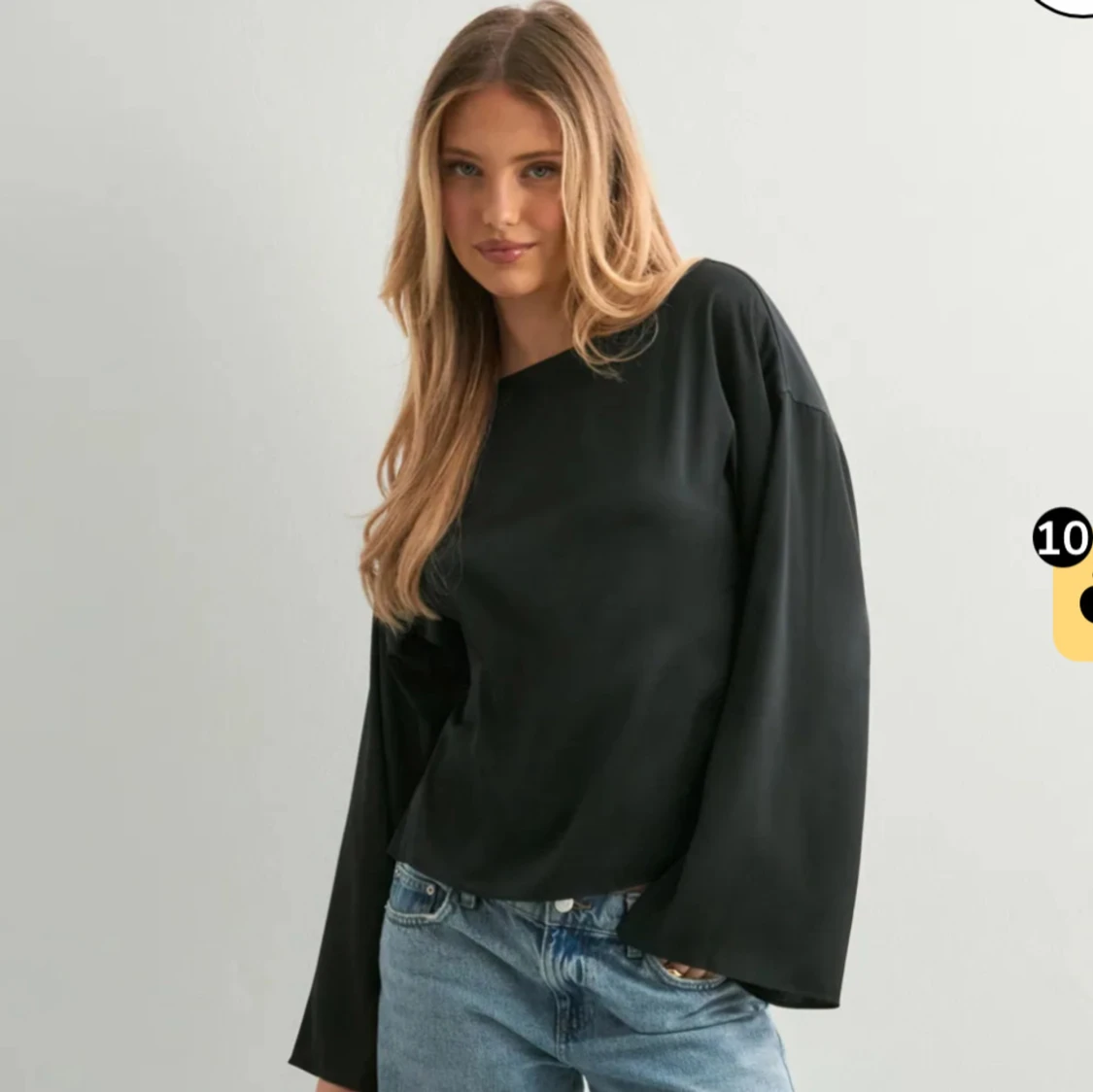 Svart satinblus från Nelly - 1