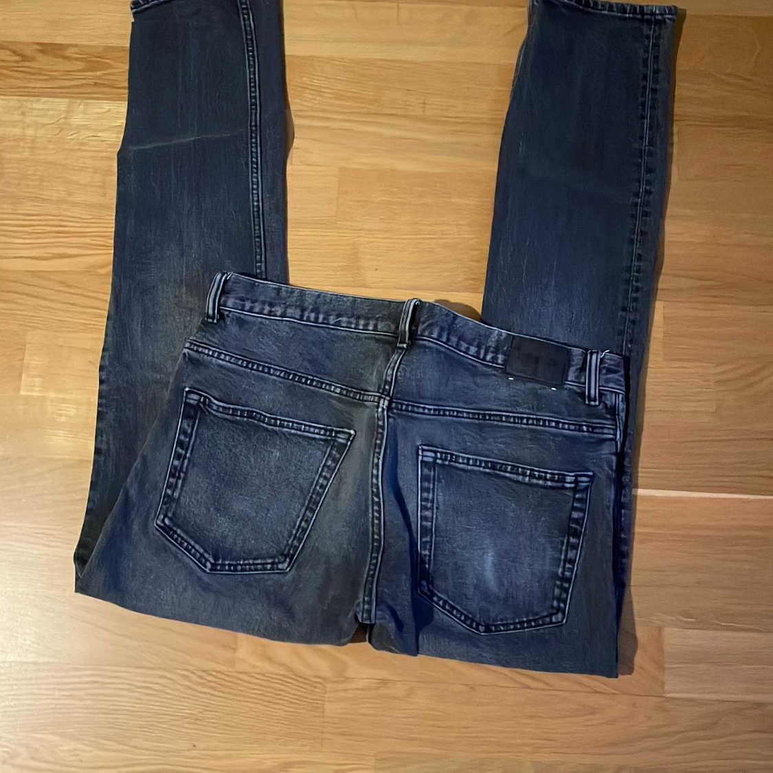 Svarta Weekday Friday jeans W33 L34 - 3