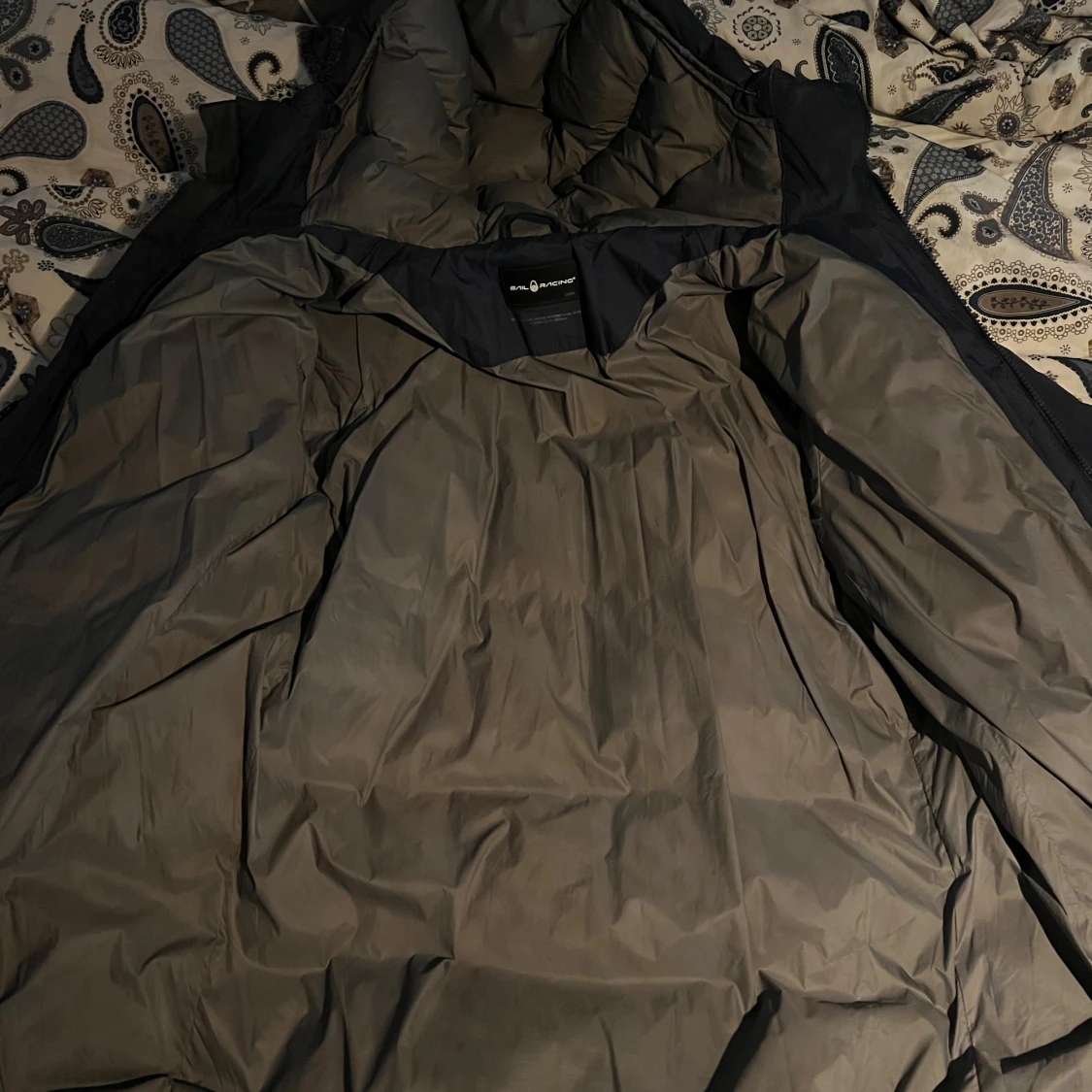 Mörkblå pufferjacka från Sail Racing - 2