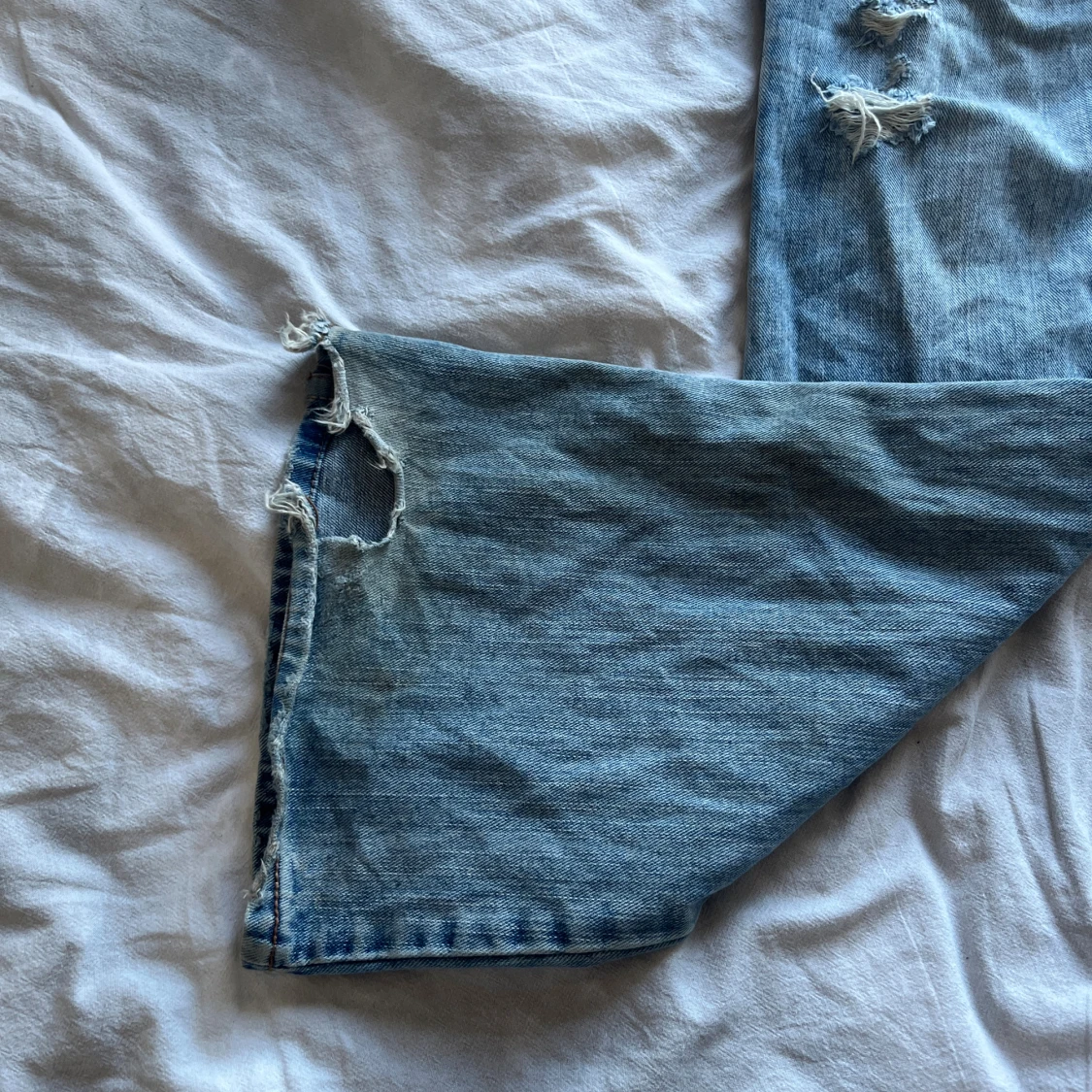 Ljusblå lågmidjade jeans - 4