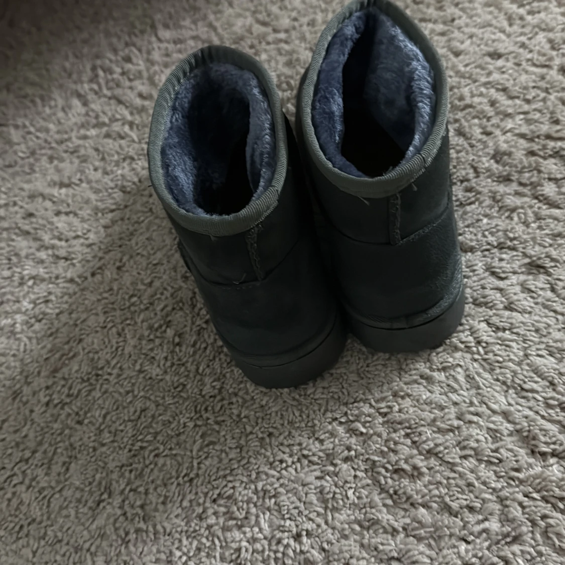 Mörkgrå Uggs liknande skor  - 3