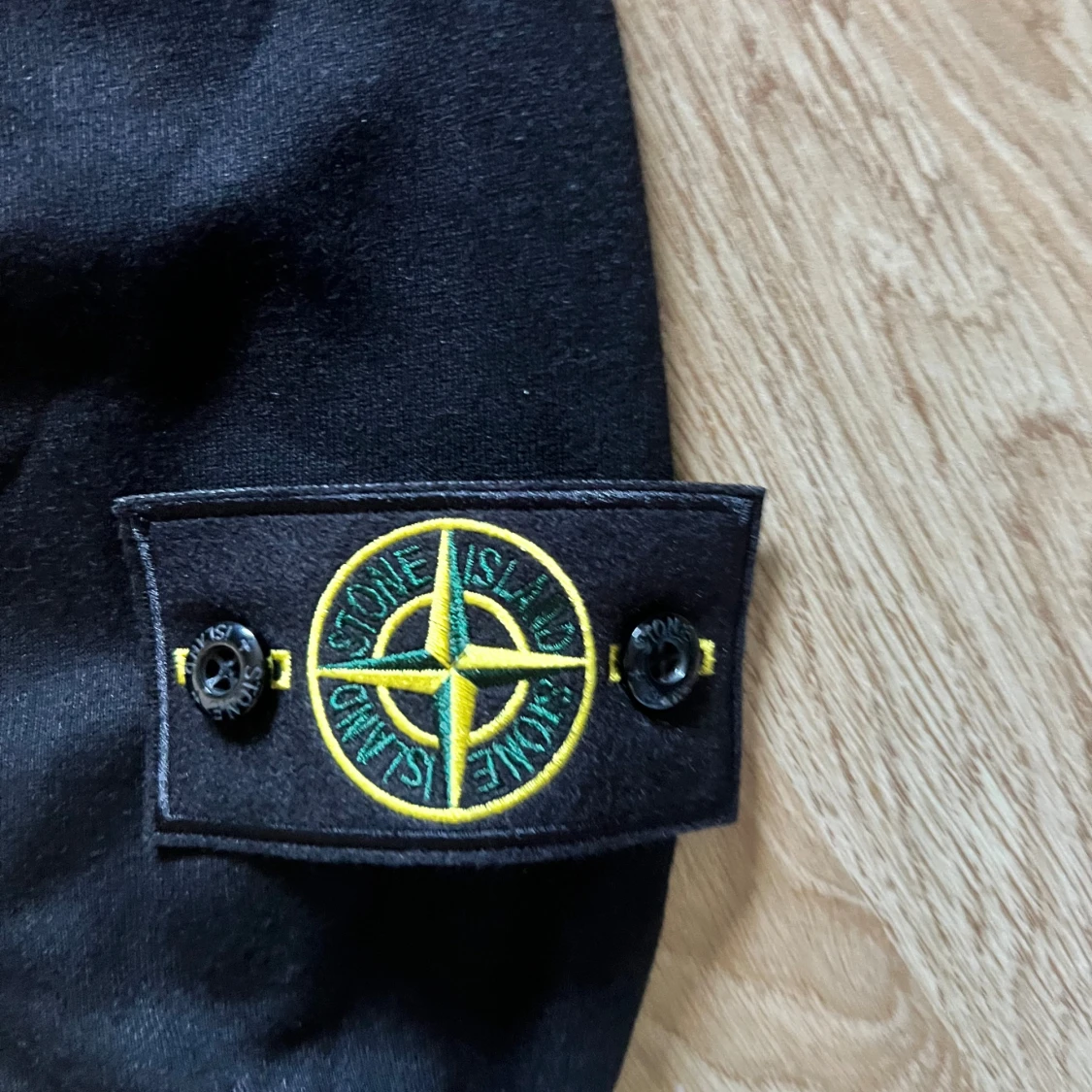 Svart sweatshirt från Stone Island - 1
