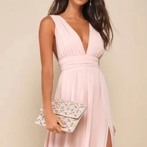 Balklänning från Lulus - Oanvänd, storlek S, postar snabbt!🤍