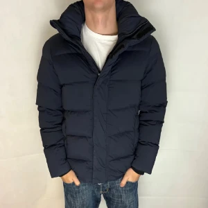 Jlindeberg jacka - Den perfekta vinter jackan || han på bilden är 185 || extremt bra skick! 😊