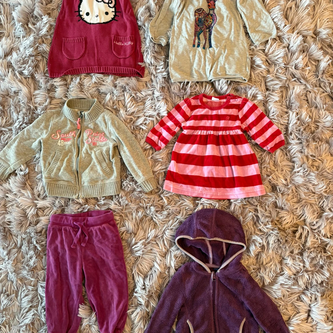 Gulliga flickkläder 