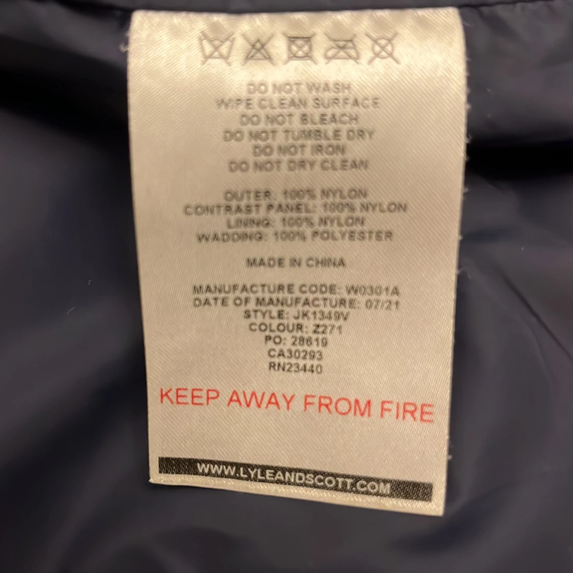 Mörkblå dunväst från Lyle & Scott - 2