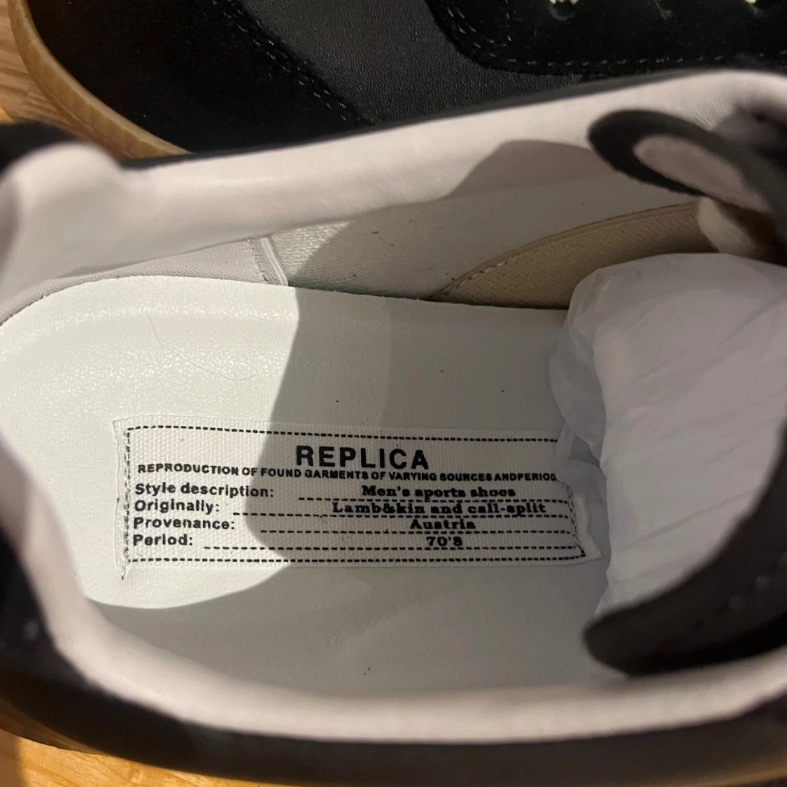 Svart skor med tyg-detaljer - 2