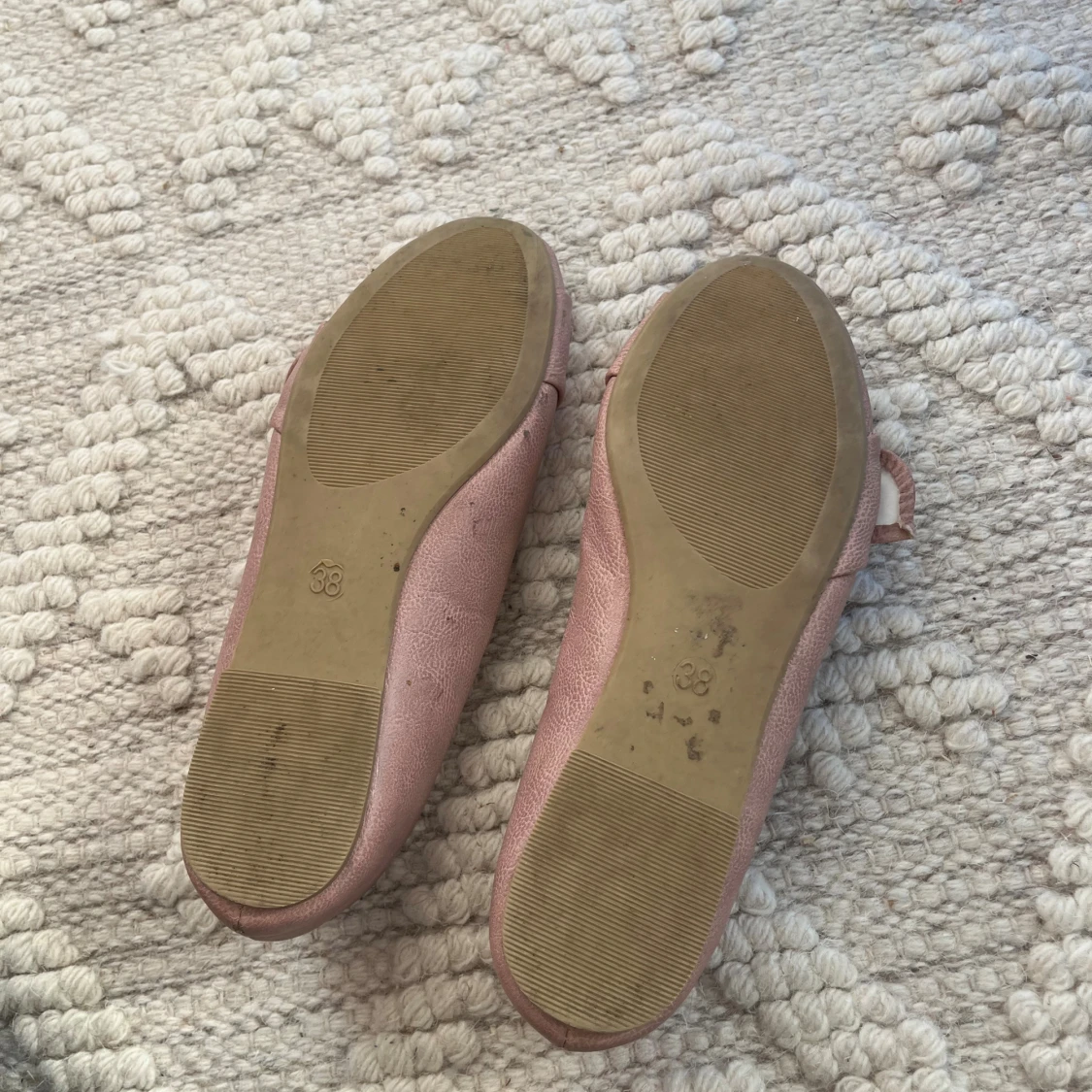 Rosa ballerinaskor med rosett från MyWear - 2