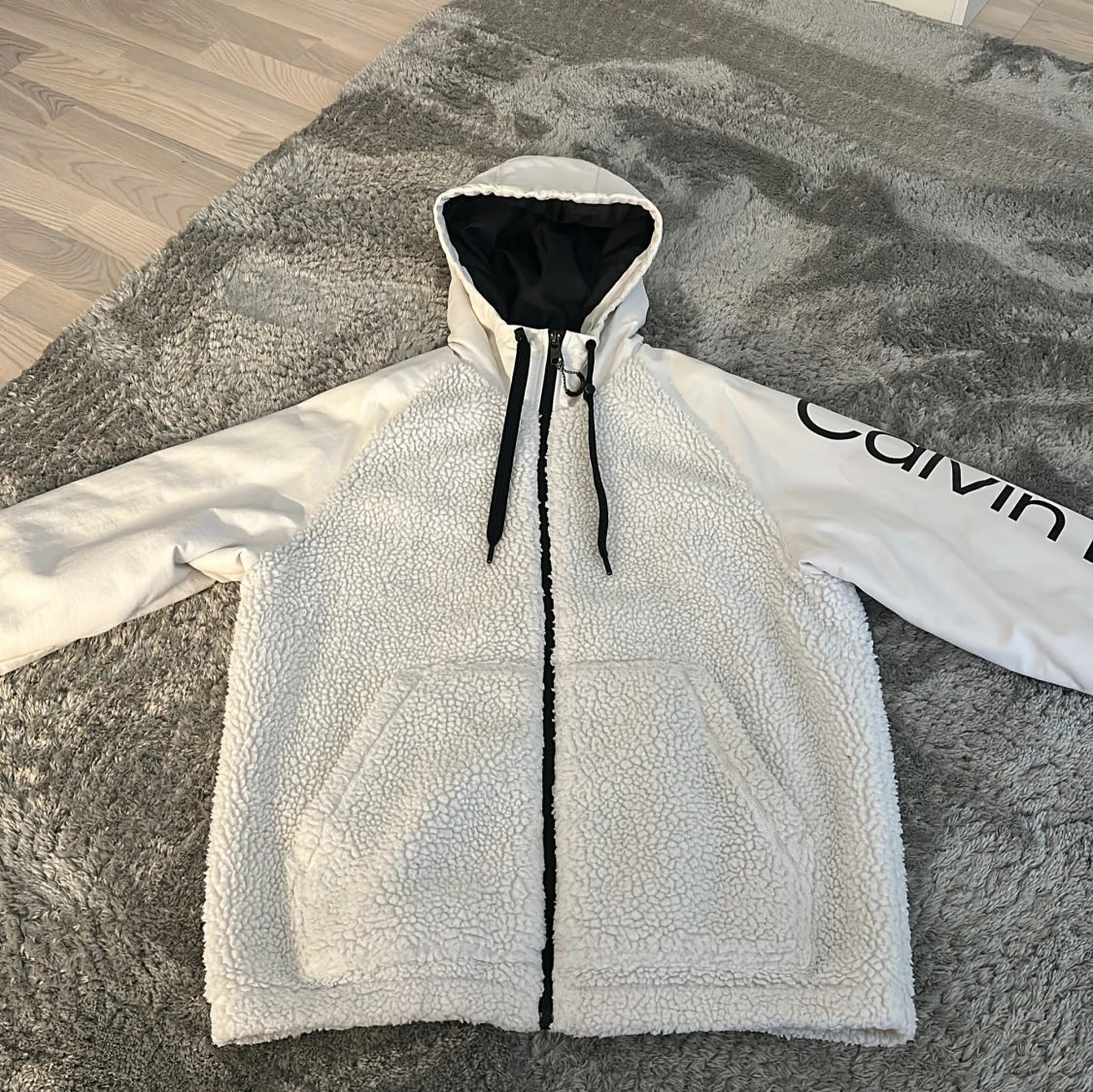Vit jacka från Calvin Klein