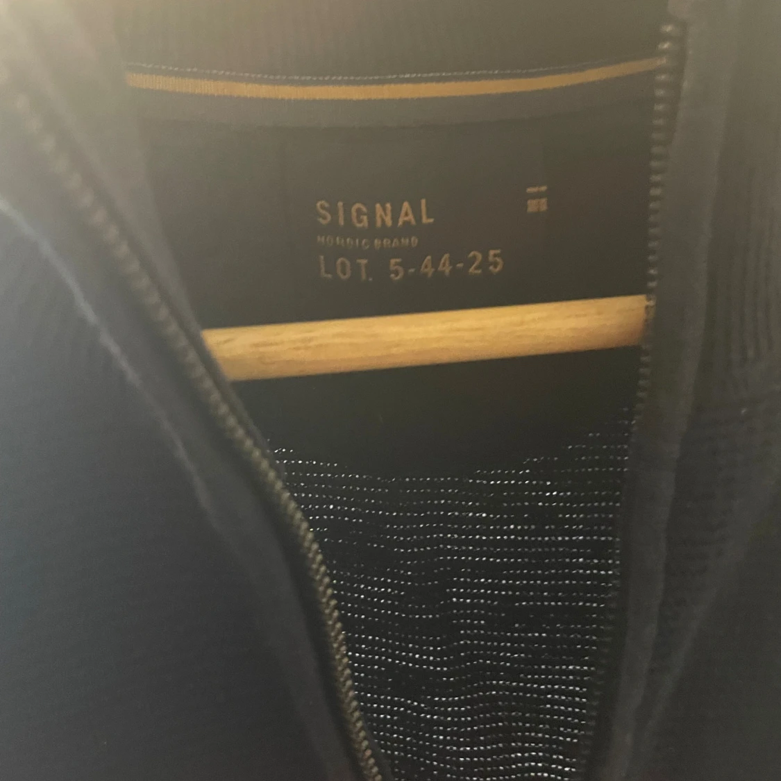 Mörkblå stickad kofta från Signal - 2