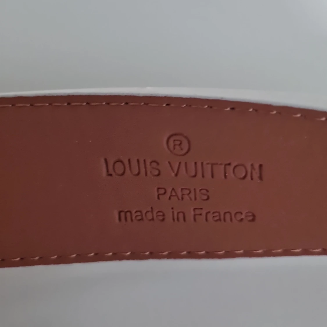 Rutig L&V skärp i skinn - 1