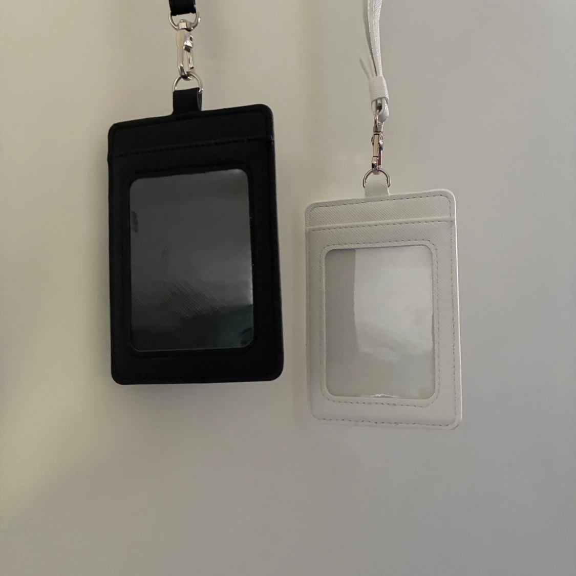 Pr4da svarta och vita korthållare - 3