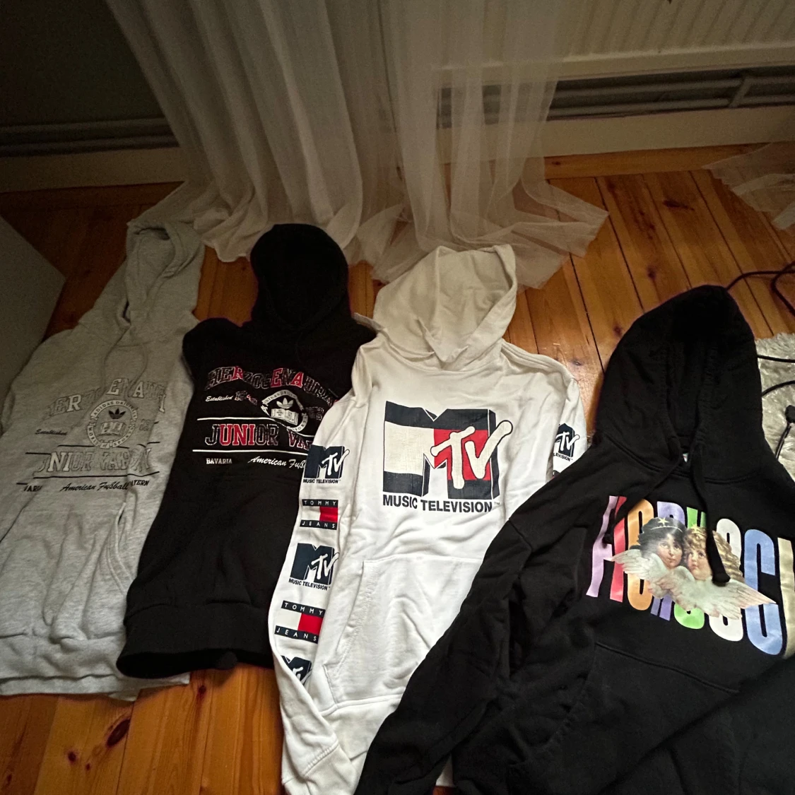 Klädpaket märkeströjor