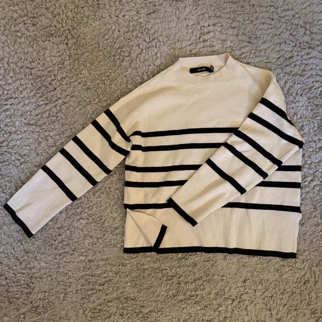 Randig vit stickad tröja Vero Moda