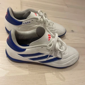 Inomhusfotbollsskor - Använda mindre än 10 ggr