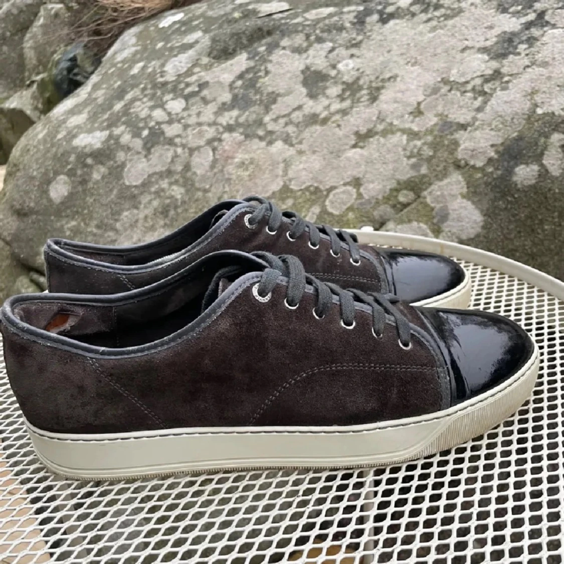 Lanvin sneakers i mocka och lack - 1