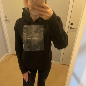 Emplece hoodie  - Hoodie svart storlek S