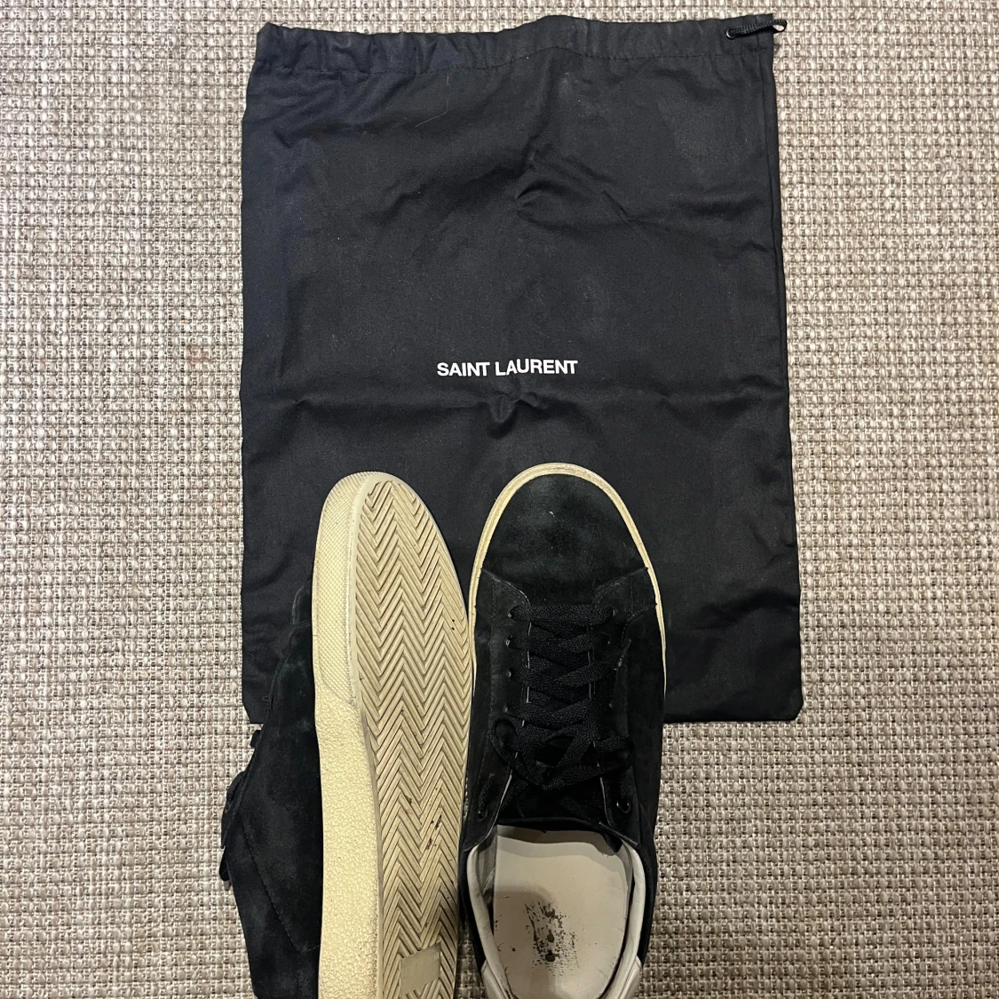 Svarta sneakers från Saint Laurent