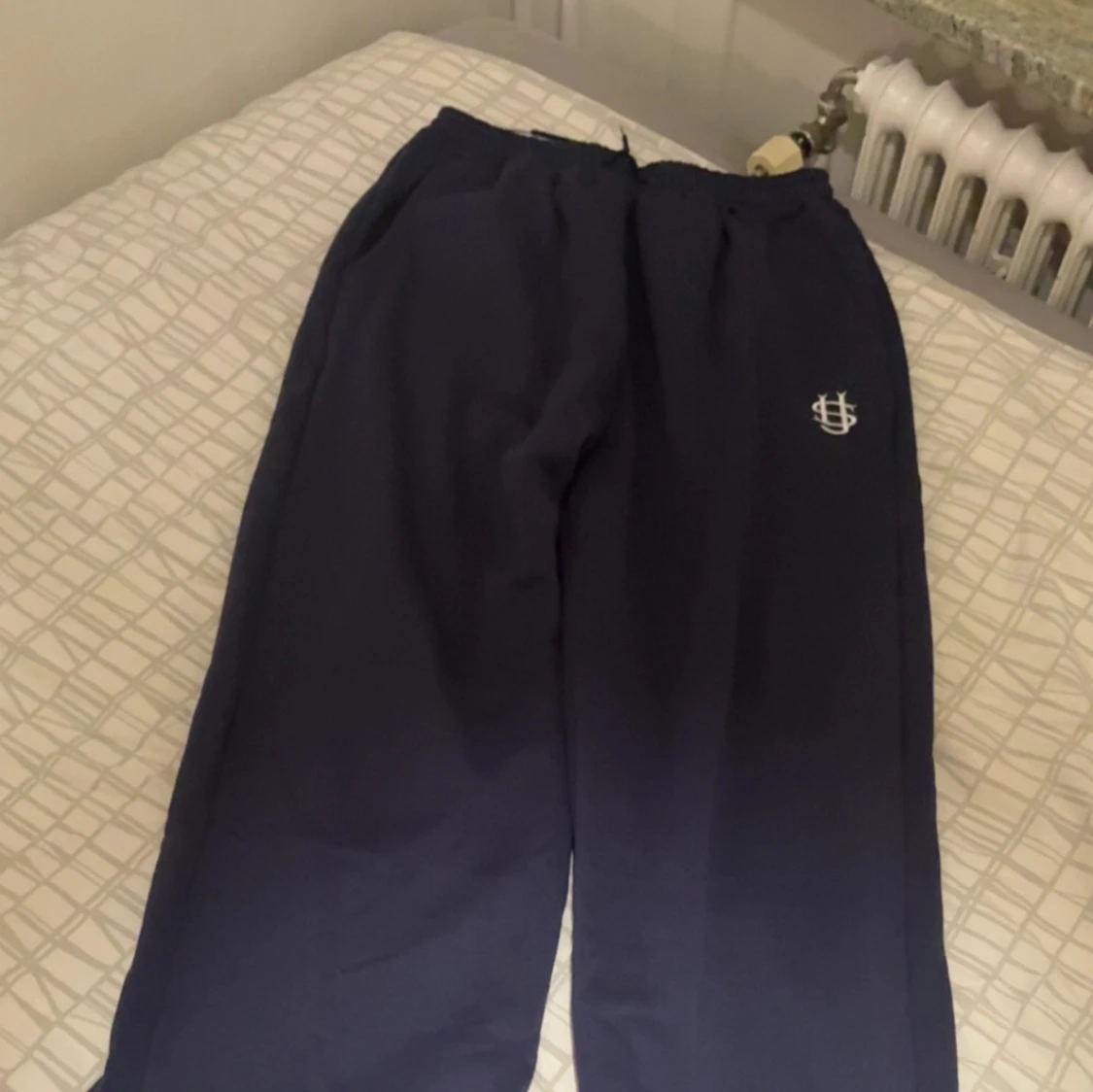 Flared Mörkblå mjukisbyxor 