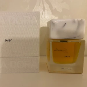 JANY Sora Dora - Jany från Sora Dora, jättegod gourmand doft som tyvärr inte används. 💕 50ml knappt använd