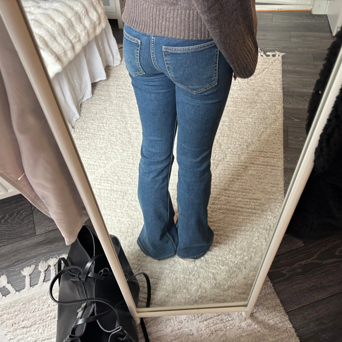 Blå bootcut jeans - 1