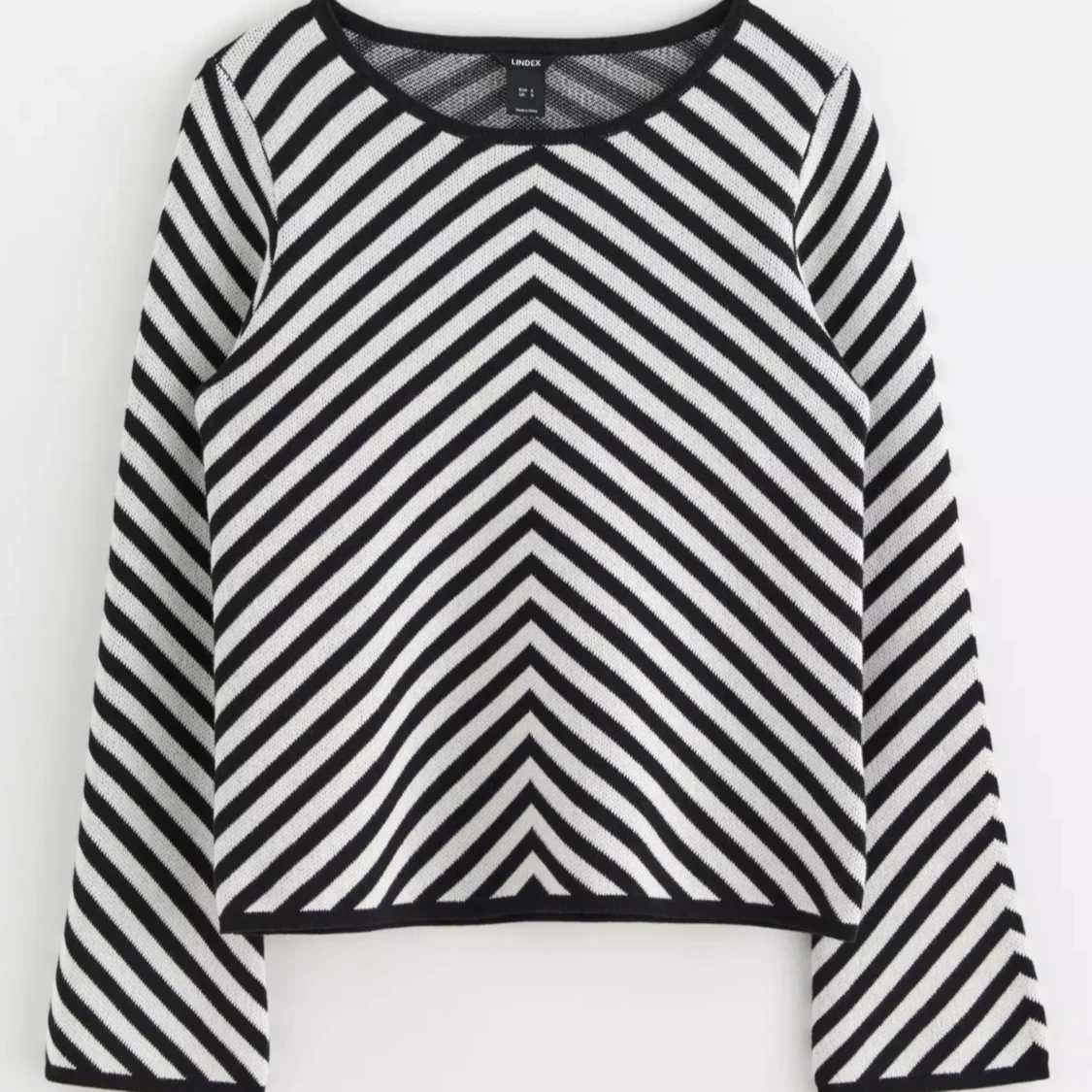 Randig svartvit tröja från Lindex