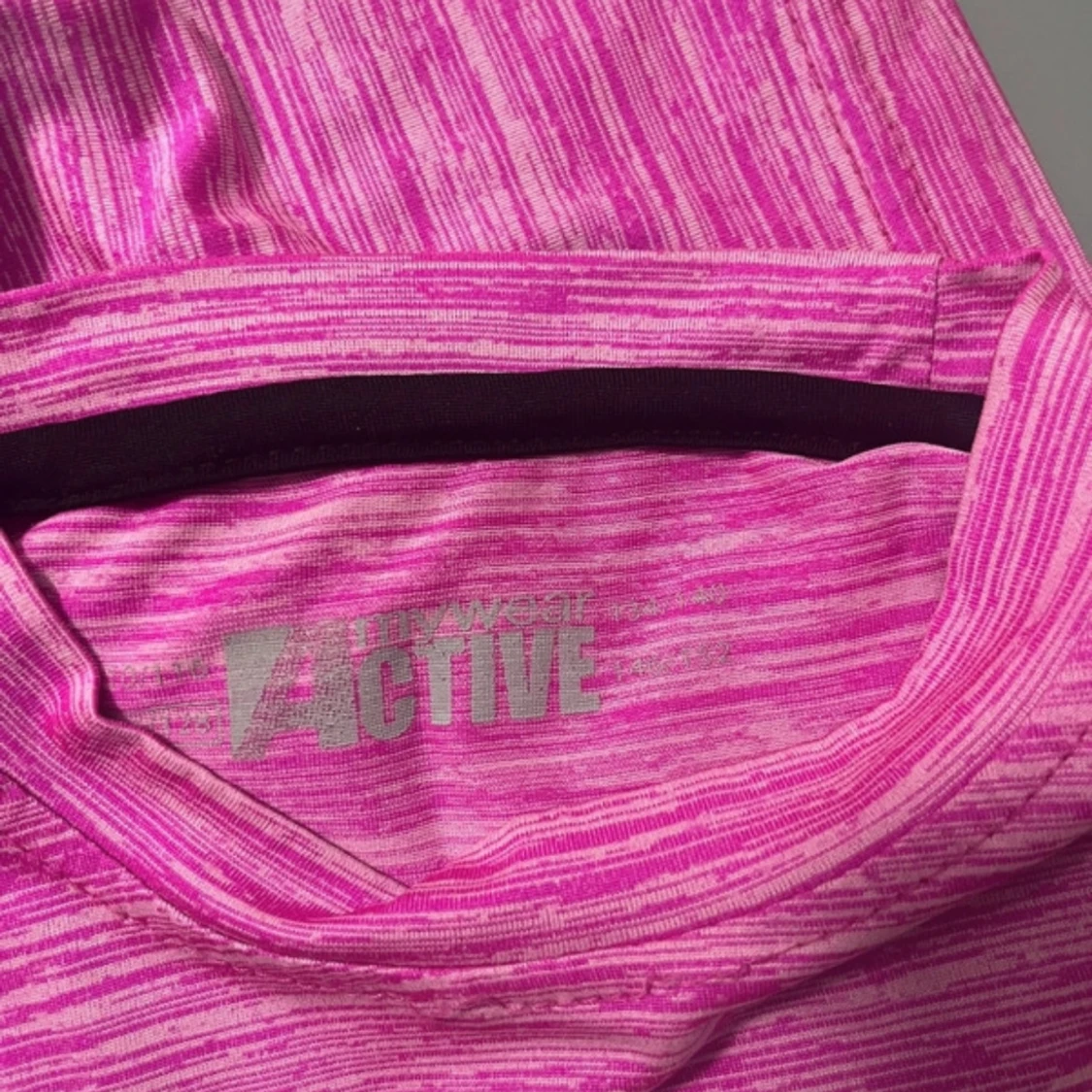 Rosa randig t-shirt från Active - 2