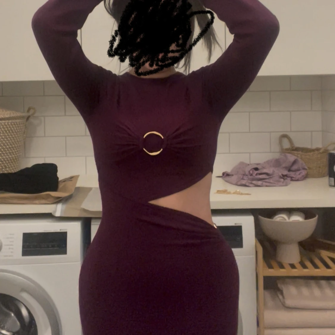 Lila  långärmad cut out klänning  - 1