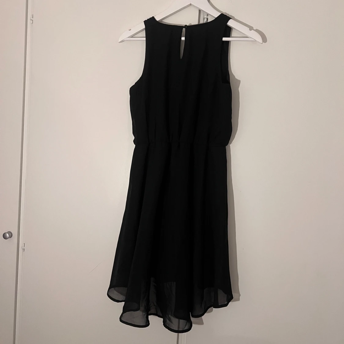 Svart ärmlös klänning från Cubus - 1