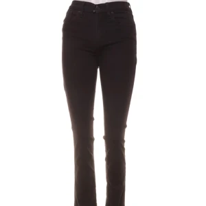 levis jeans - svarta jeans från levis, skriv privat för andra bilder på dem💗