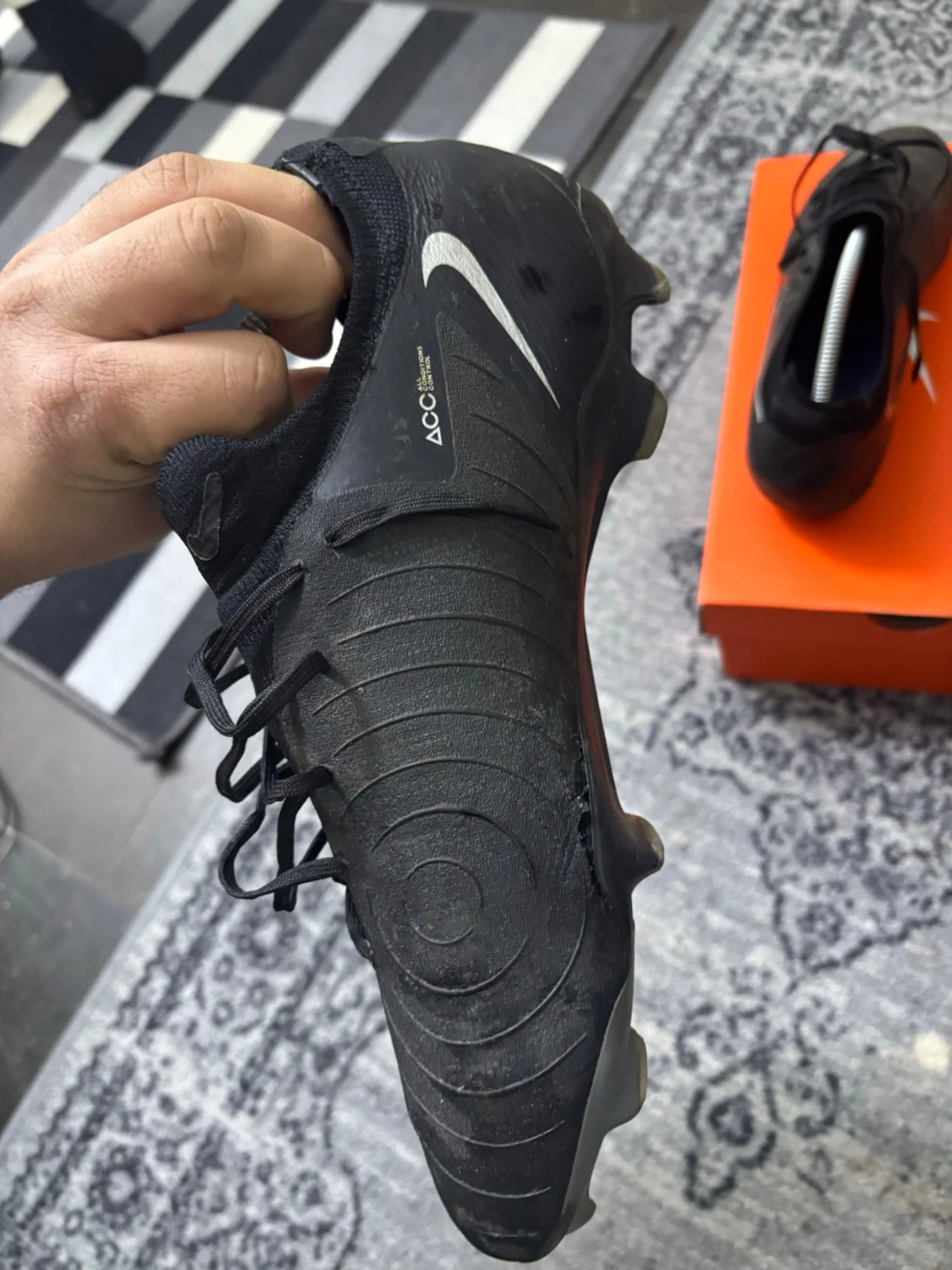 Svarta Nike fotbollsskor med snörning - 6