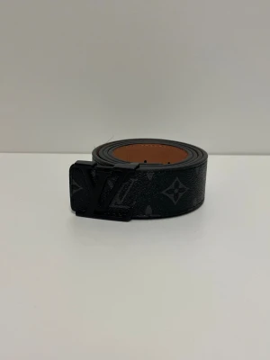 Bälte Lv - Säljer ett bälte helt nytt oanvänd. Storlek 110cm snabb frakt.