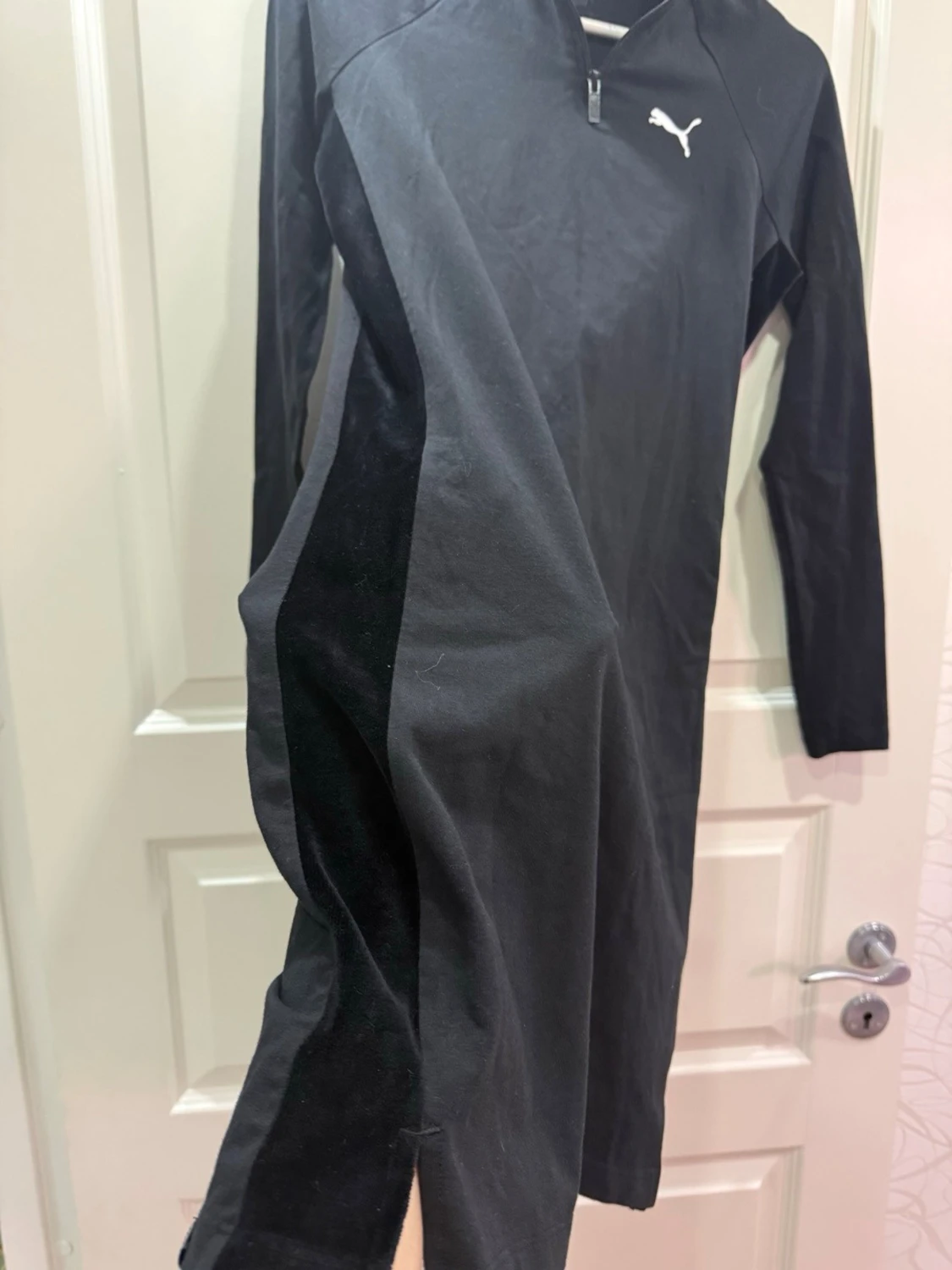 Svart långärmad klänning från Puma - 3