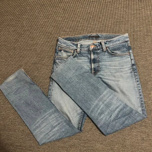 Nudie jeans - Snygga jeans i storlek 29/32.