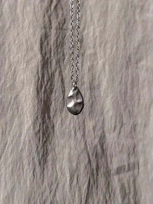 Silver Sculpt Necklace - 50 cm. Helt Rostfri