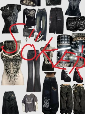 Söker sånna här typ av kläder! Runt 0-400kr  - Helst nå low waisted baggy jeans, snygg hoodie o tröjor😼🖤storlek xs, 30,32,34 o midjan 24/25