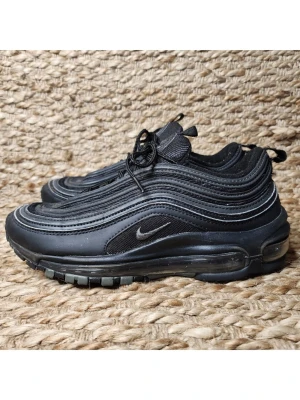 Nike Air Max 97 helsvarta sneakers 40,5 - Mycket gott skick sparsamt använda. Storlek 40,5. 