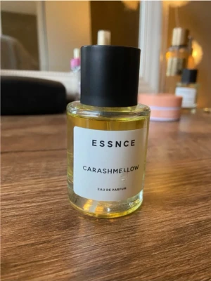 Essnce Carashmellow Eau de Parfum - Använd fåtalgåmger nästan ny 