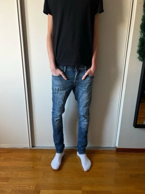Jack&jones jeans - Säljer nu dessa Jack&jones jeans för 150 kr dom är i ett okej skick. Stil rena jeans. Funkar till allt