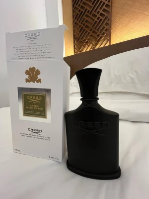 Creed parfym - Creed green irish tweed. Helt ny 100ml har bara sprayat 3 gånger så inprincip full. Kontakt om ni undrar nåt🤗
