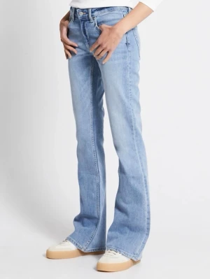 Lager157 jeans - Jeans från Lager157 i modellen ”Low boot” i den kortare modellen, längden passar perfekt på mig som är 156 lång. Använt skick då kanten på ena byxbenet har slitits, men utöver det är de i fint skick! Tveka inte på att höra av dig vid eventuella frågor eller ifall du vill diskutera pris💕 Säljer även fler jeans av denna modellen i andra färger💋