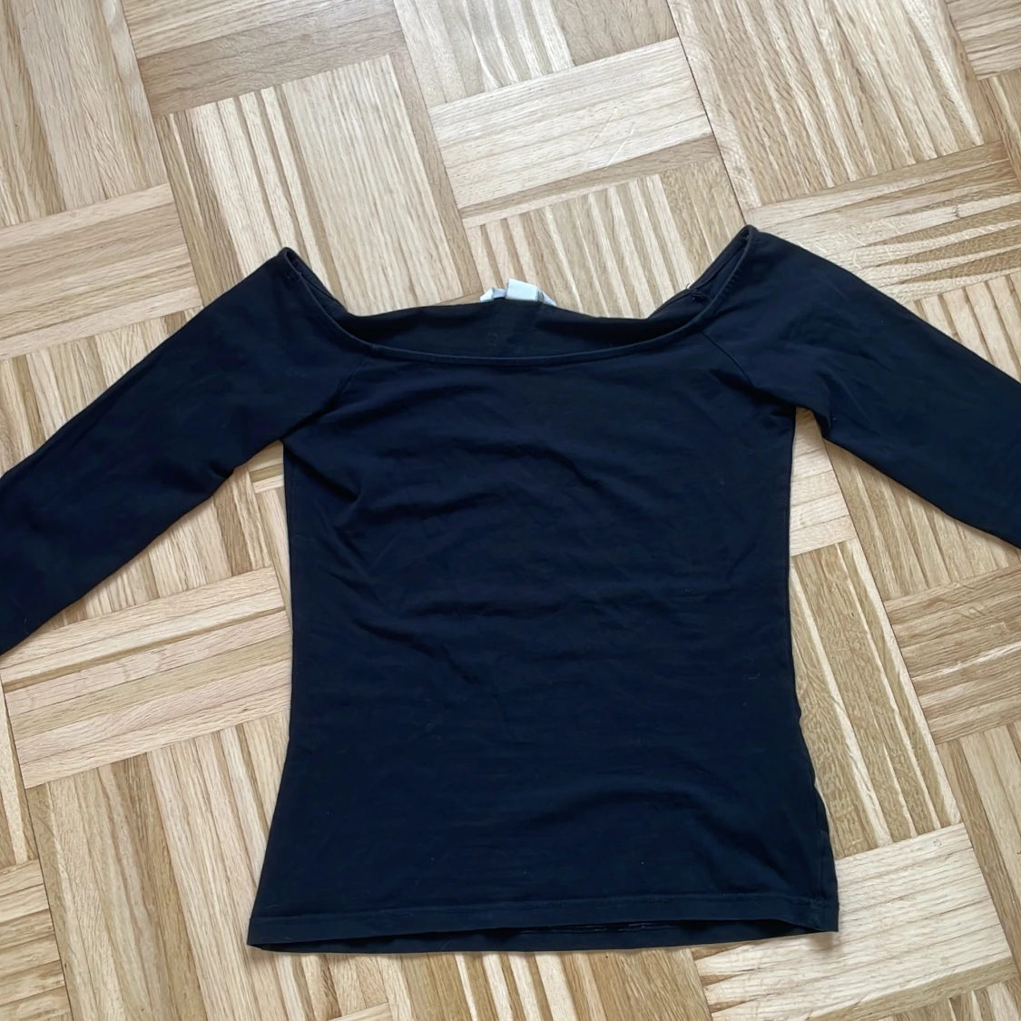 Svart offshoulder topp från H&M - 1