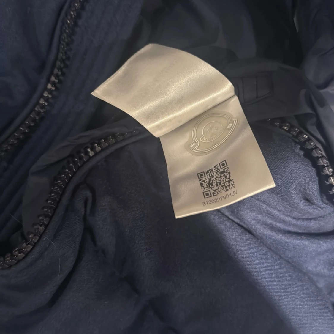 Mörkblå dunjacka från Moncler  - 90