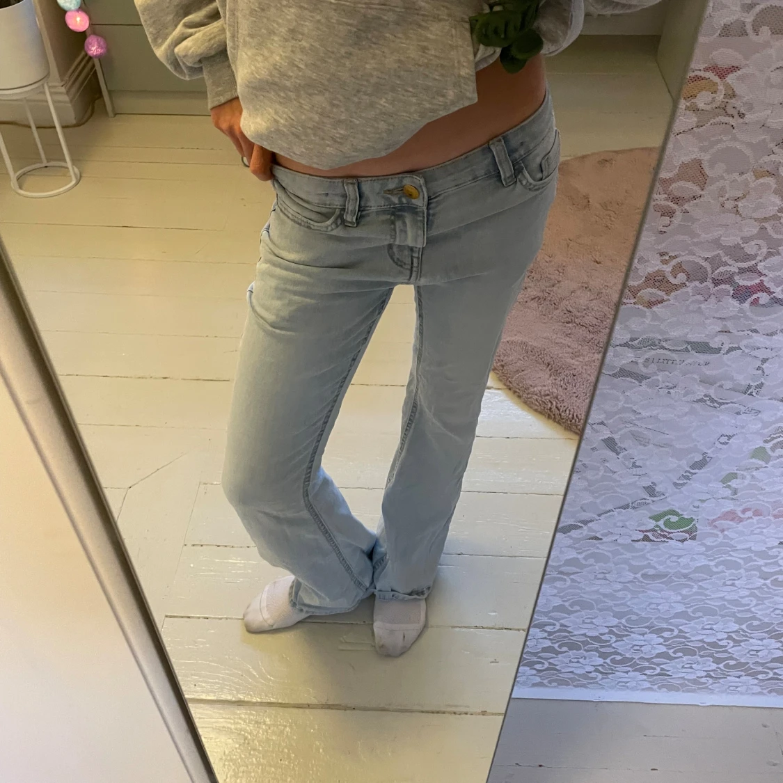 Ljusblå bootcut jeans låg midja - 1